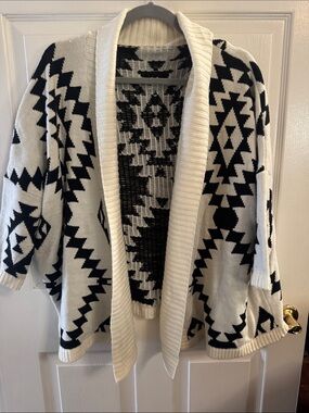 Black & White Geometric Open-Front Cardigan